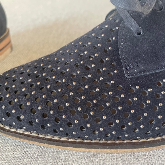 New in box - Suede Ara Studded Navy Oxford Shoes Size 9-9.5 US / 7 EU - Picture 3 of 7